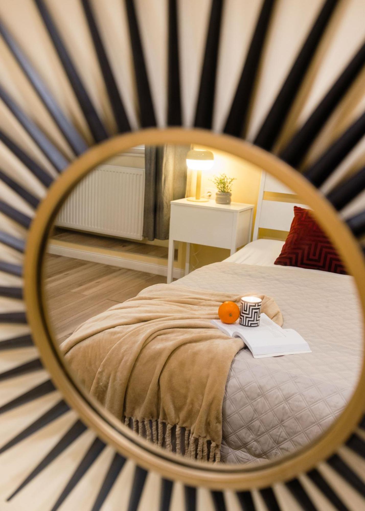 Experience City Nightlife From A Sleek Lavish Pad Budapeste Exterior foto